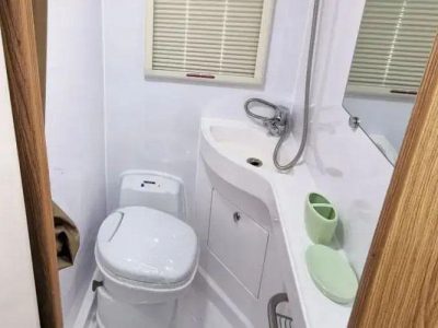 房车卫生间